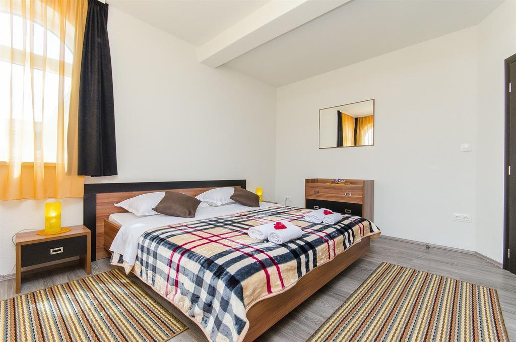 Apartments Branka Τρογκίρ Εξωτερικό φωτογραφία