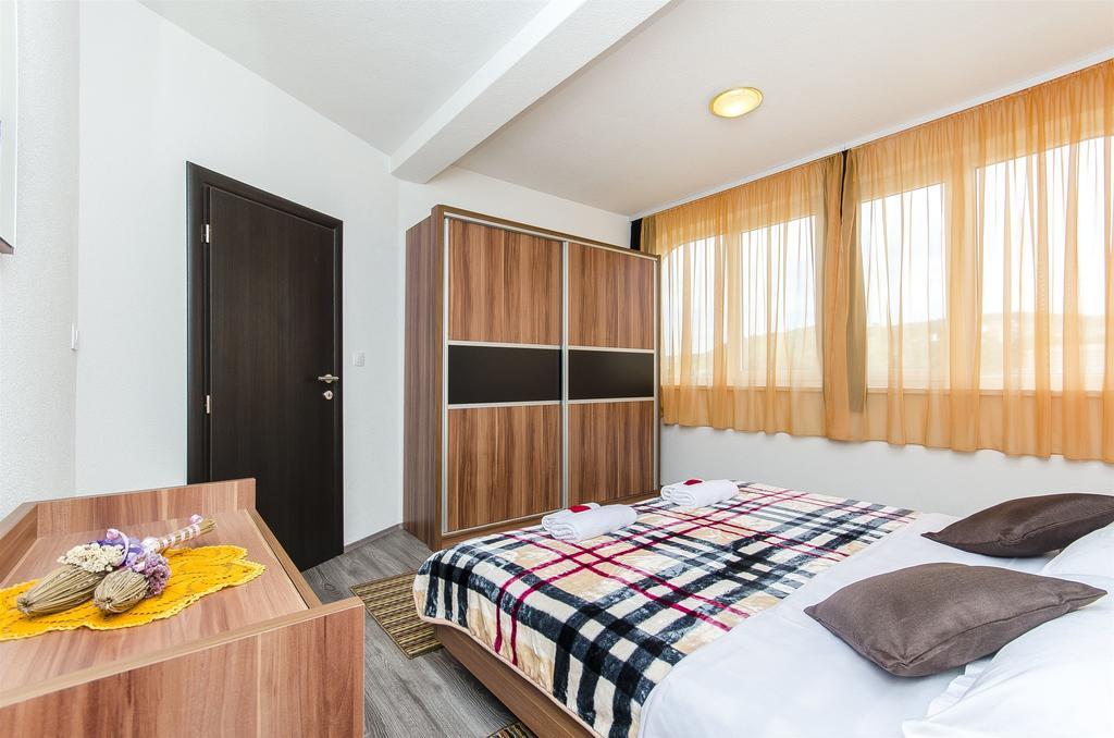 Apartments Branka Τρογκίρ Εξωτερικό φωτογραφία